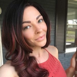 Meet your Posher, Apryl